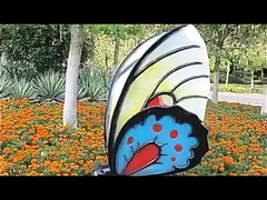 Patung Baja Tahan Karat