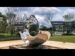 Patung Baja Tahan Karat